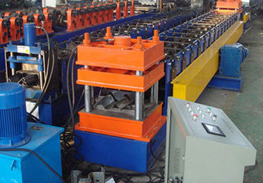 中国 機械、機械を形作る管を形作る着色された鋼鉄ハイウェーのガードレール ロール  サプライヤー